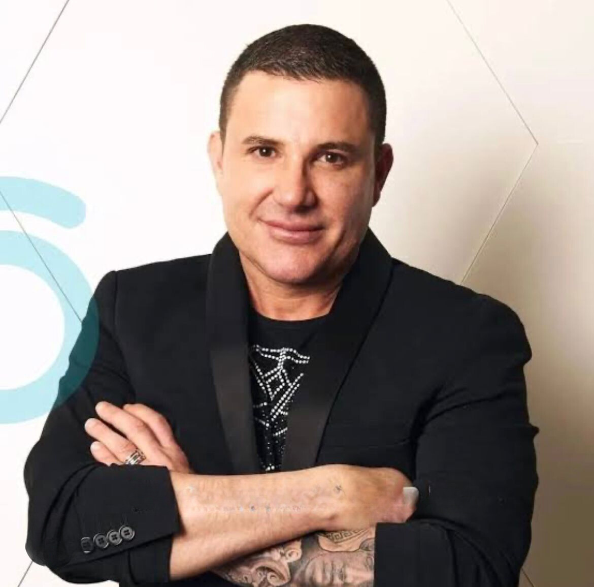 5d1bb108 305e 438d afe1 585ee2104be6